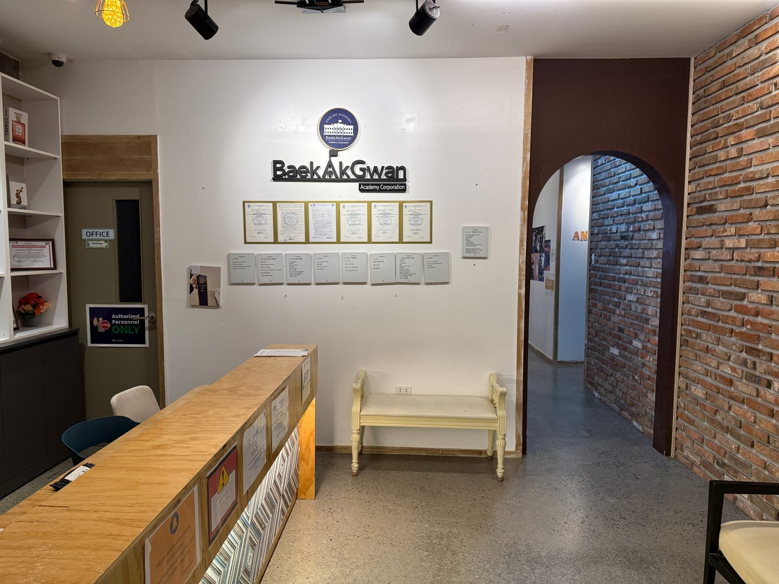 BEA Academy — Lobi ve resepsiyon