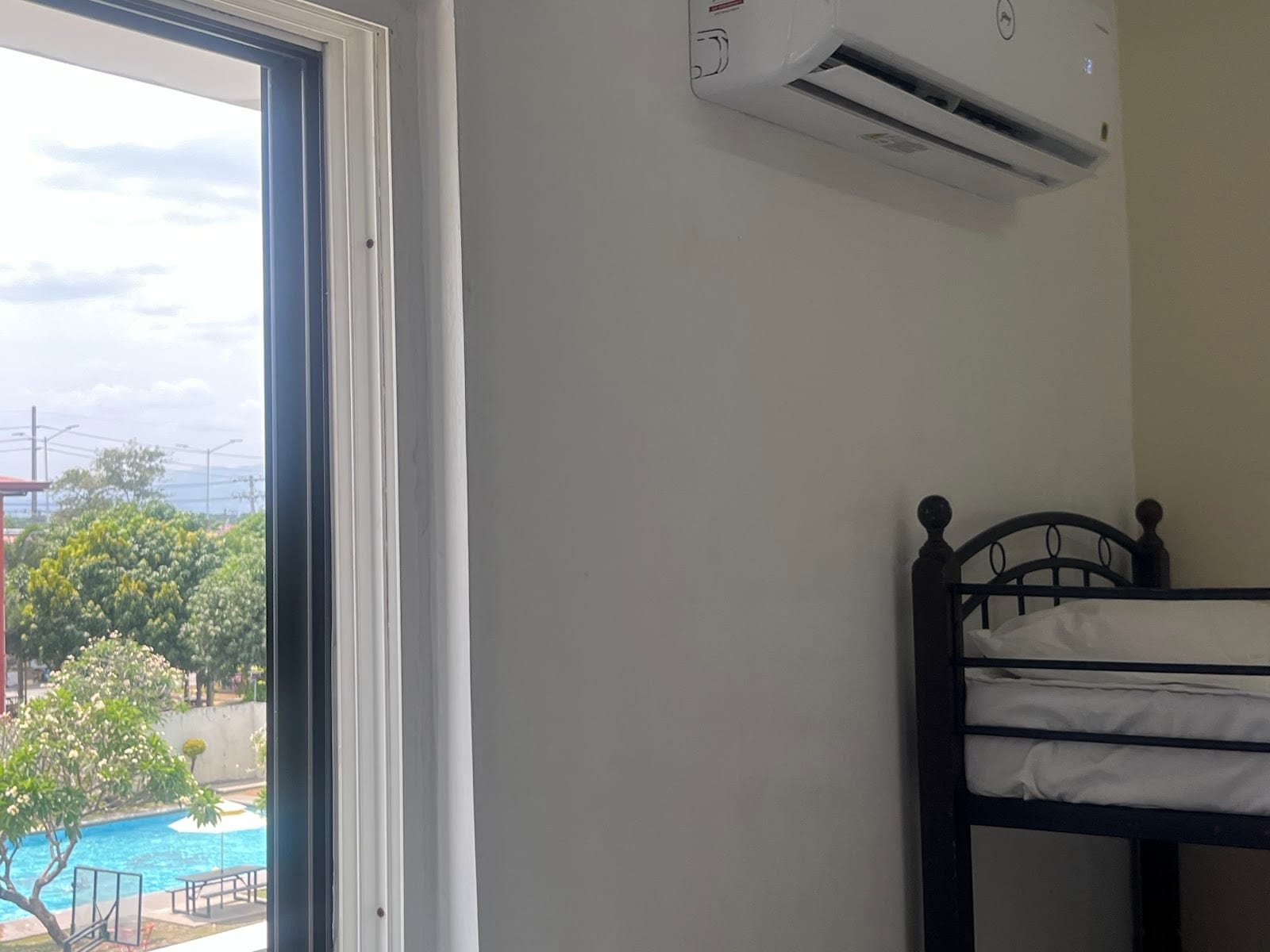 EG Academy — Yurt