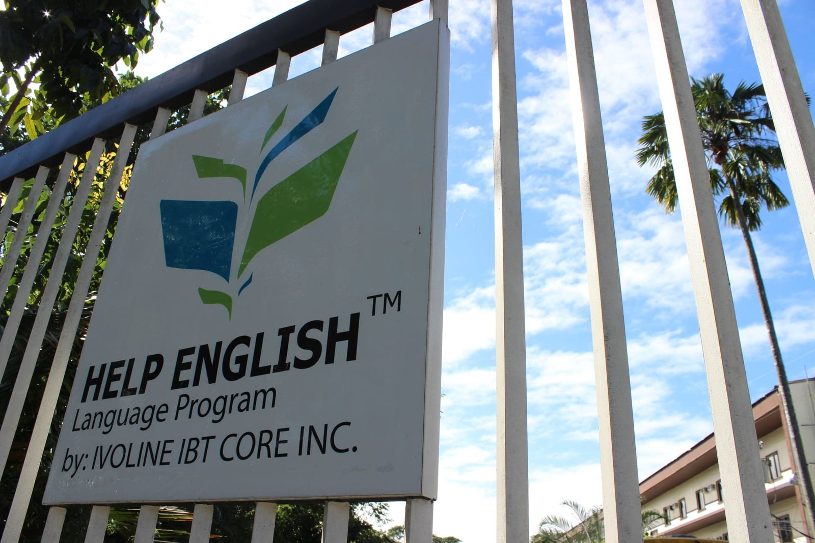 HELP English Institute — 건물 외관